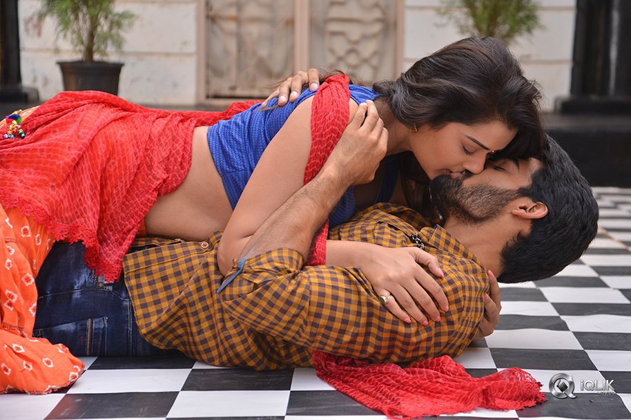 RX-100-Movie-Liplock-Stills